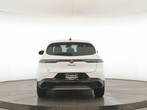 Used 2024 Alfa Romeo Tonale Ti image 11