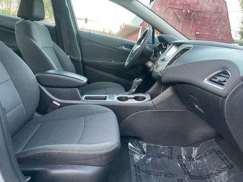 Used 2017 Chevrolet Cruze LS image 25
