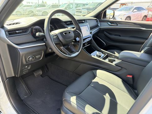 New 2026 Jeep Grand Cherokee Limited Reserve AWD/4WD image 9