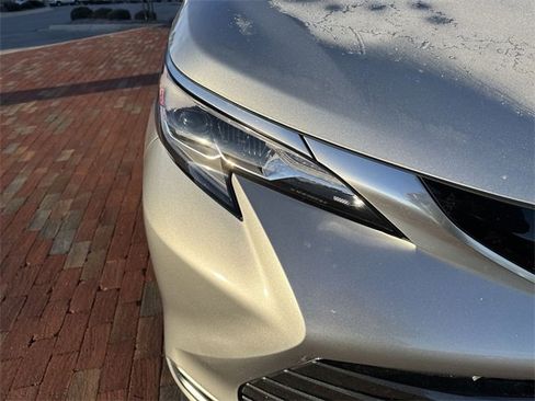Used 2025 Toyota Sienna Platinum image 20