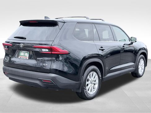 Used 2024 Toyota Grand Highlander XLE image 6