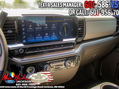 Used 2023 Chevrolet Silverado 1500 LT AWD/4WD image 16
