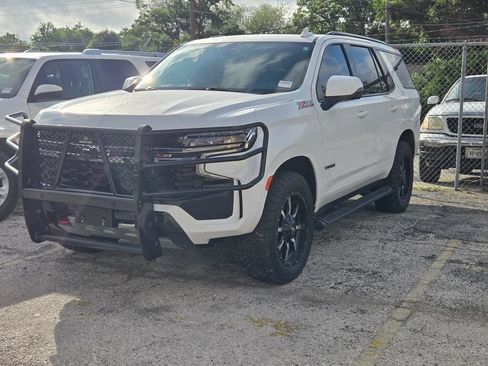 Used 2021 Chevrolet Tahoe Z71 w/ Luxury Package AWD/4WD image 2