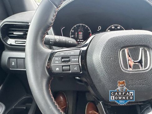 Used 2025 Honda Pilot Sport image 10