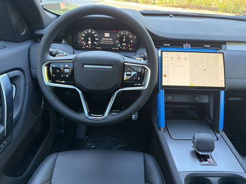 New 2026 Land Rover Discovery Sport Landmark AWD/4WD image 17