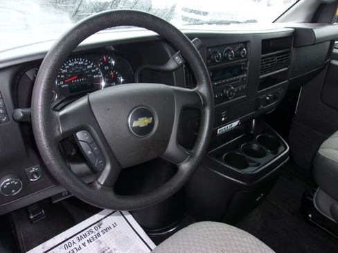 Used 2016 Chevrolet Express 3500 LT w/ LT Preferred Equipment Group image 14