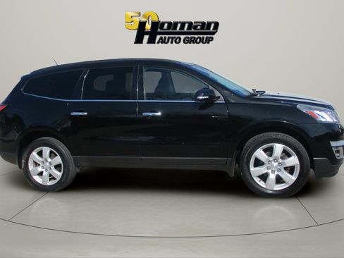 Used 2016 Chevrolet Traverse LT w/ Style and Technology Package FWD image 6