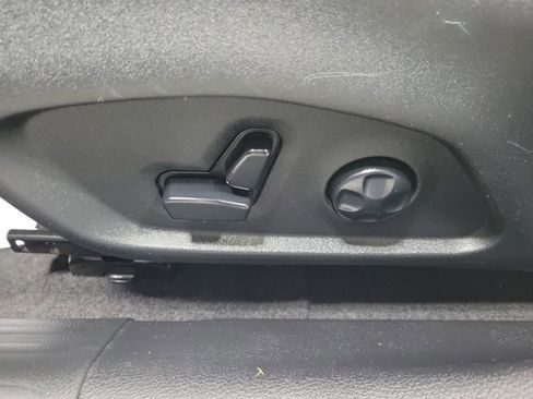 Used 2020 Jeep Compass Limited image 40