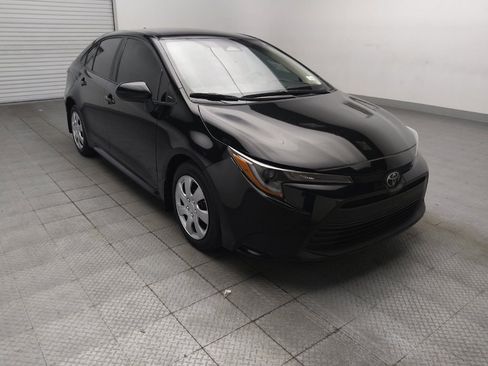 Used 2025 Toyota Corolla LE FWD image 13
