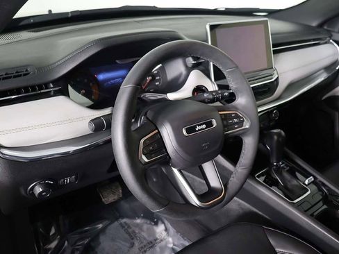 Used 2023 Jeep Compass Limited image 27