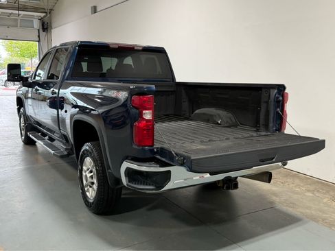 Used 2022 Chevrolet Silverado 2500 LT w/ Convenience Package AWD/4WD image 4