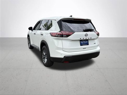 Used 2024 Nissan Rogue S AWD/4WD image 4