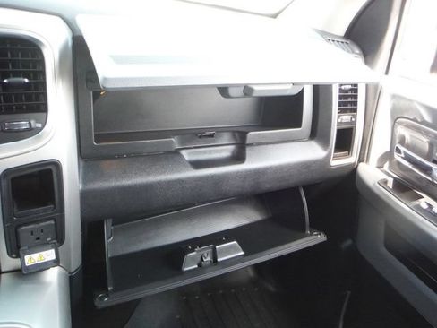 Certified 2018 RAM 1500 Big Horn AWD/4WD image 40