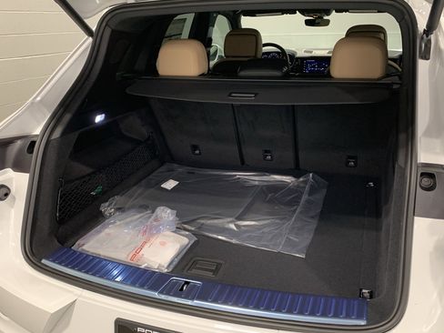 New 2026 Porsche Cayenne image 31