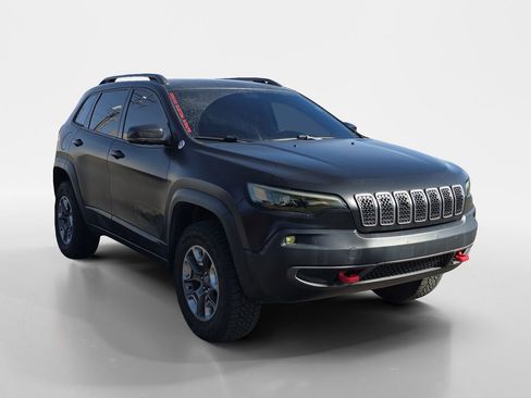 Used 2019 Jeep Cherokee Trailhawk image 9