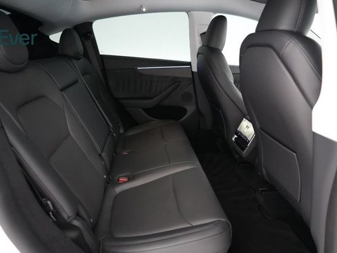 Used 2026 Tesla Model Y AWD image 5