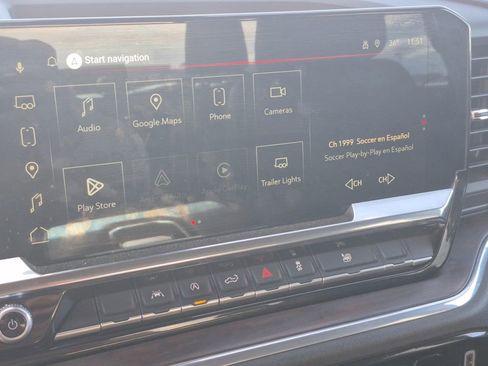 Used 2025 GMC Sierra 1500 SLT image 18