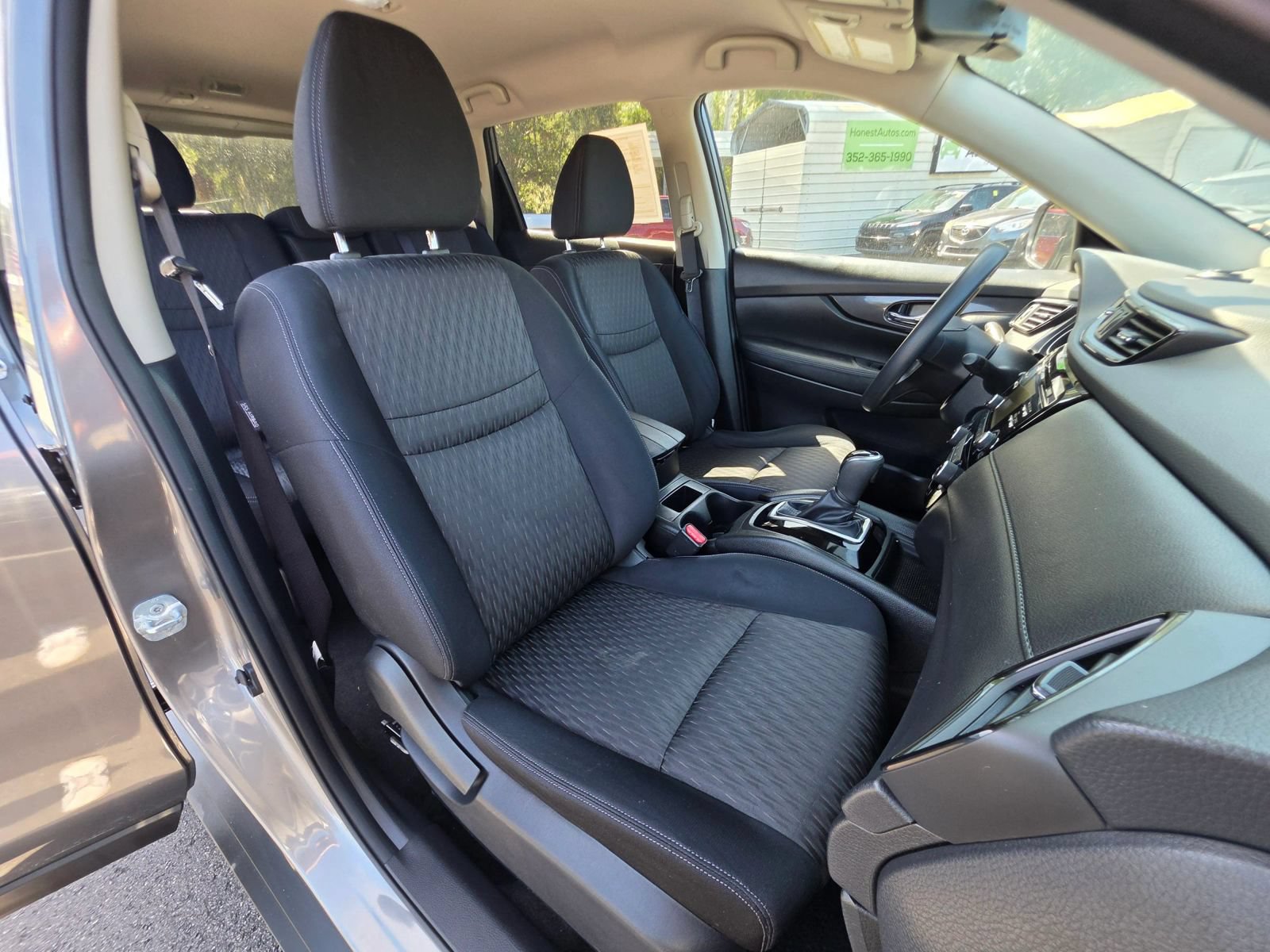 Used 2017 Nissan Rogue S w/ S Appearance Package FWD image 15