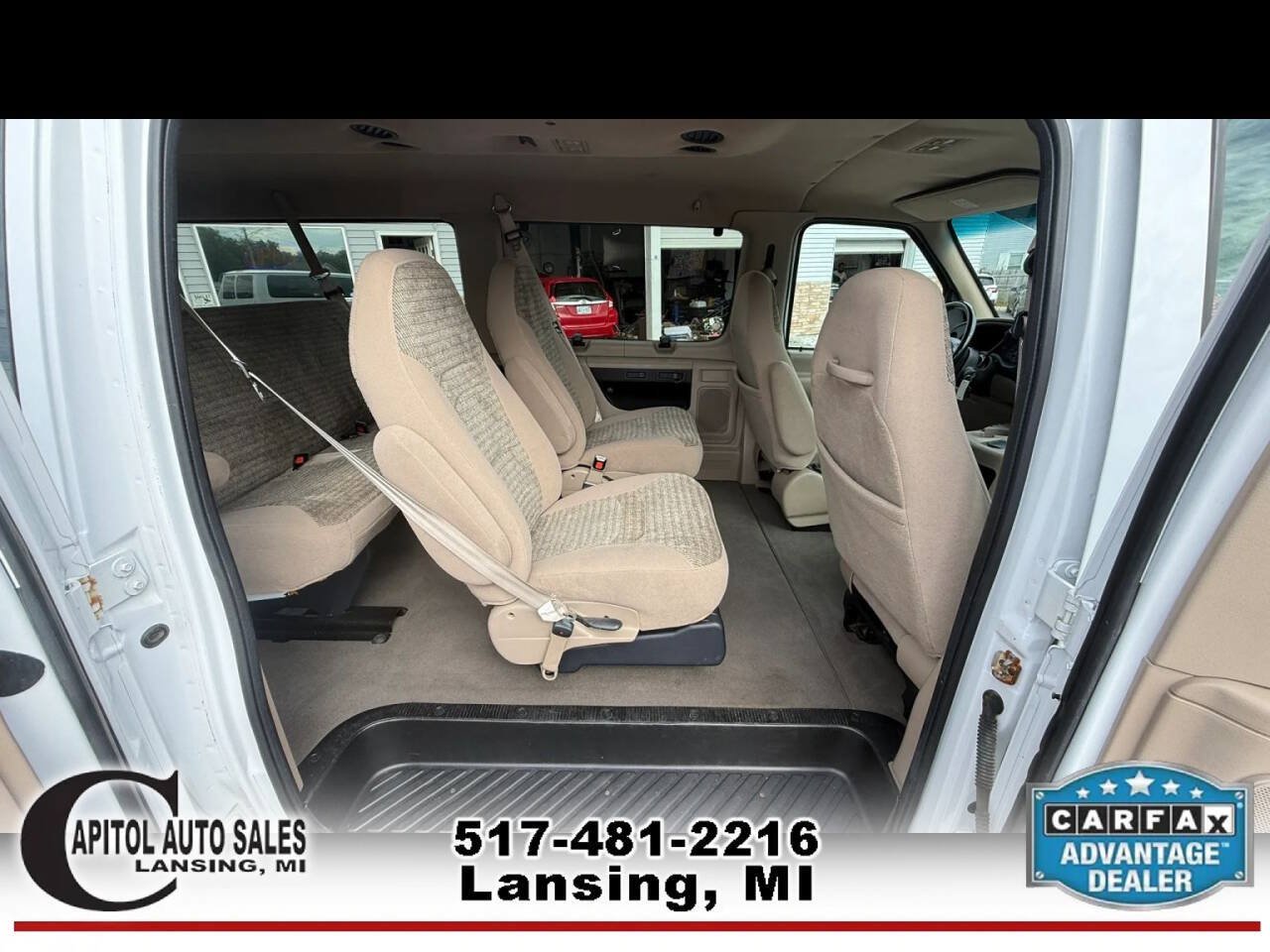 Used 2001 Ford E-150 and Econoline 150 Wagon RWD image 16