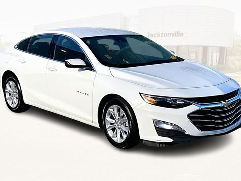Used 2024 Chevrolet Malibu LT image 3