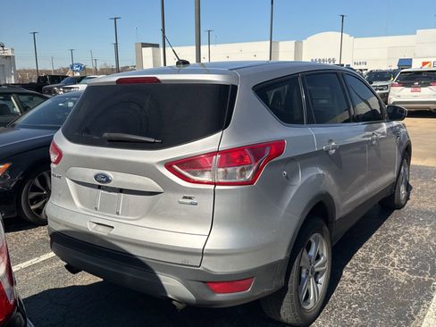 Used 2015 Ford Escape SE image 3
