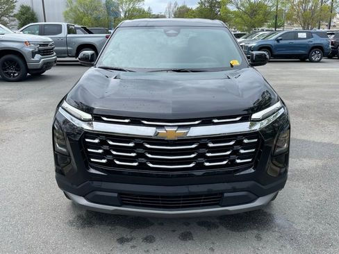 Used 2025 Chevrolet Equinox LT image 2