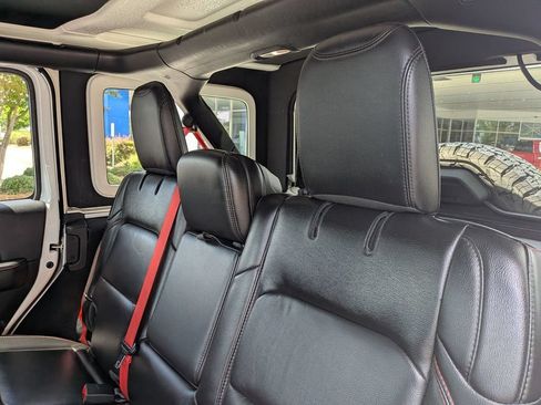 Used 2020 Jeep Wrangler Unlimited Rubicon w/ Quick Order Package 28Y Recon AWD/4WD image 28