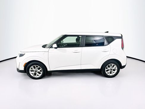 Used 2025 Kia Soul LX w/ LX Technology Package FWD image 4