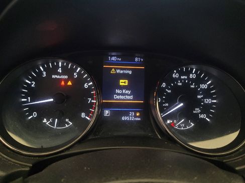 Used 2019 Nissan Rogue SV AWD/4WD image 23