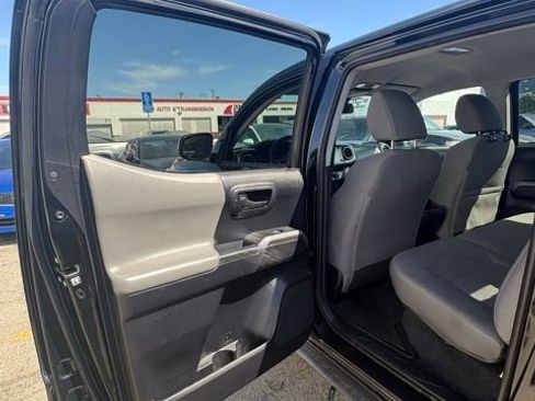 Used 2020 Toyota Tacoma SR5 image 15