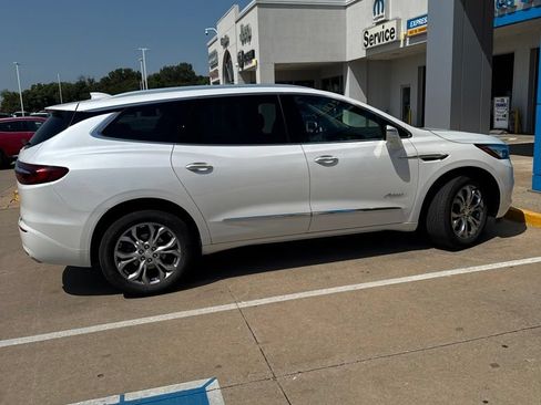 Used 2021 Buick Enclave Avenir w/ Avenir Technology Package AWD/4WD image 8