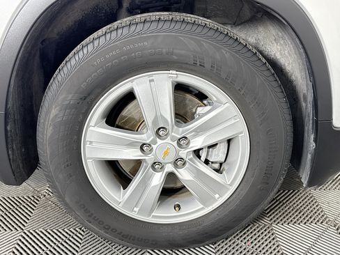 Used 2022 Chevrolet Trax LS w/ Tint and Cruise Package FWD image 53