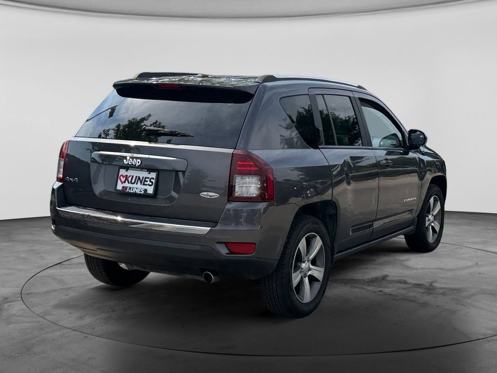 Used 2017 Jeep Compass High Altitude AWD/4WD image 10