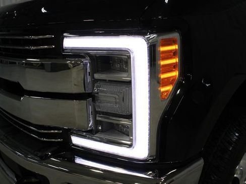Used 2019 Ford F350 Lariat w/ Lariat Ultimate Package AWD/4WD image 34
