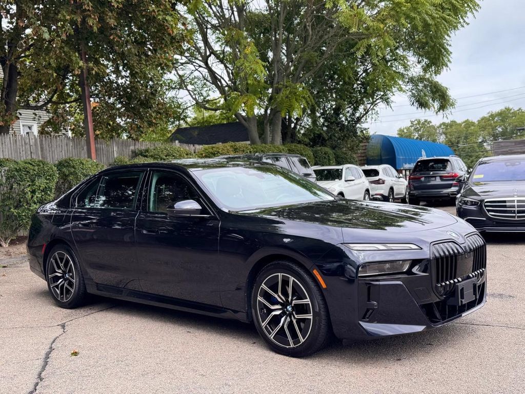 Used 2023 BMW 760i xDrive w/ Parking Assistance Package AWD/4WD image 8