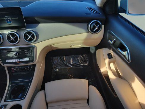 Used 2018 Mercedes-Benz GLA 250 image 14