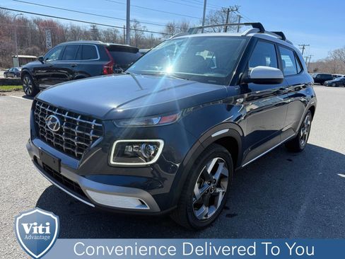 Used 2021 Hyundai Venue FWD image 4