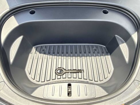 Used 2023 Tesla Model 3 Standard Range RWD image 18
