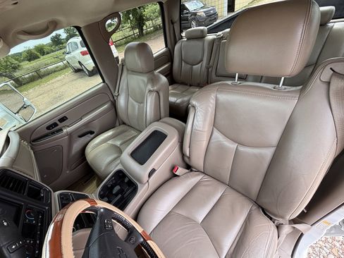 Used 2007 Chevrolet Silverado 2500 LT w/ Heavy-Duty Power Package image 16