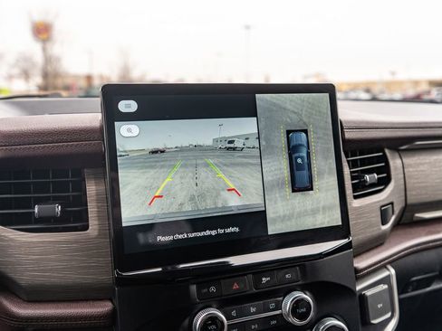 Used 2024 Ford Expedition Limited image 33