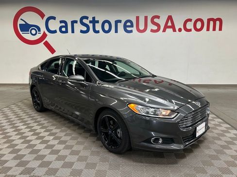 Used 2016 Ford Fusion SE FWD image 1