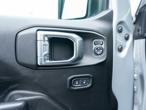 Used 2022 Jeep Wrangler Unlimited Sport image 15