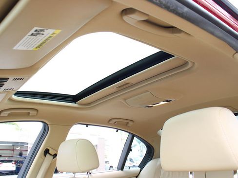 Used 2011 BMW 335i Sedan image 32