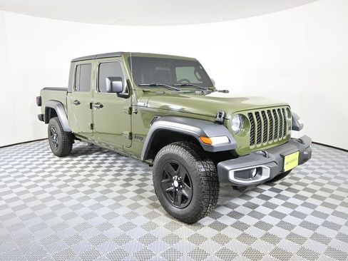 Used 2023 Jeep Gladiator Sport image 10
