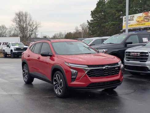 New 2026 Chevrolet Trax RS w/ Sunroof Package image 2