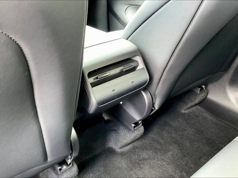 Used 2026 Tesla Model Y 2WD image 10