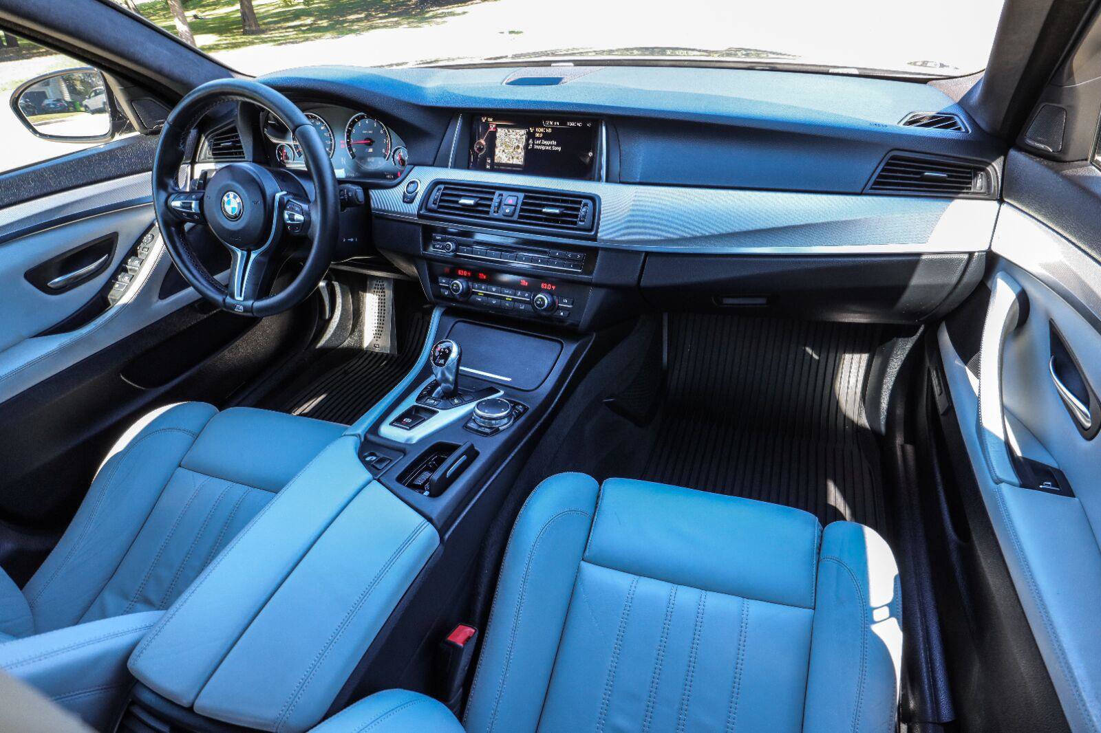 Used 2015 BMW M5 RWD image 30