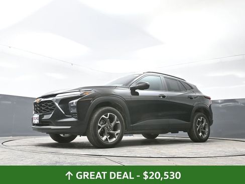 Used 2025 Chevrolet Trax LT image 53