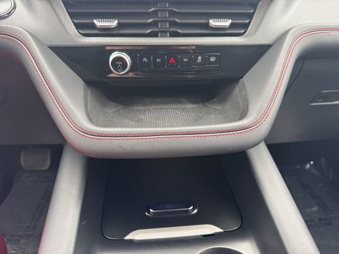 Used 2025 Ford Explorer ST-Line w/ ST-Line Street Pack image 16