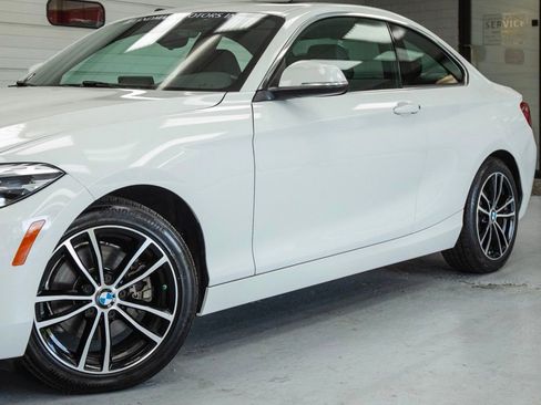 Used 2020 BMW 230i Coupe w/ Premium Package RWD image 14